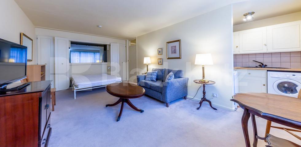 Fantastic studio loacted within a stones throw to Regents Park Cumberland Terrace Mews, Regents Park 